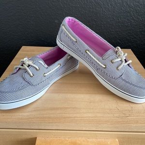 NEVER WORN Sz 11 Sperry boat shoes